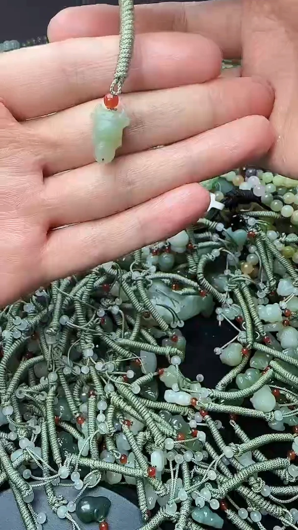 和田玉未镶嵌颈饰拍一发一