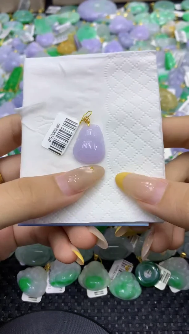 颈饰18K金镶嵌翡翠天然缅甸翡翠A货