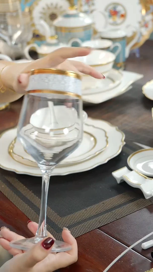 瓷片高脚红酒杯