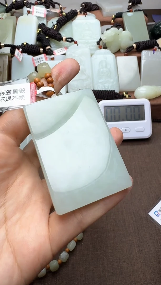 颈饰未镶嵌和田玉1