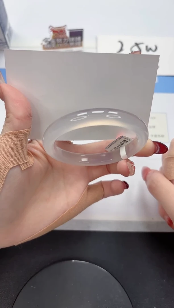 【闪购商品】石英质玉手镯未镶嵌A50-56.8