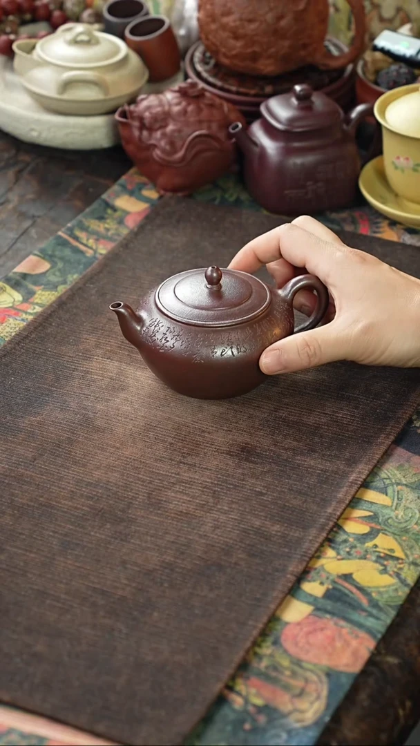 王安凤柴烧刻绘紫砂壶