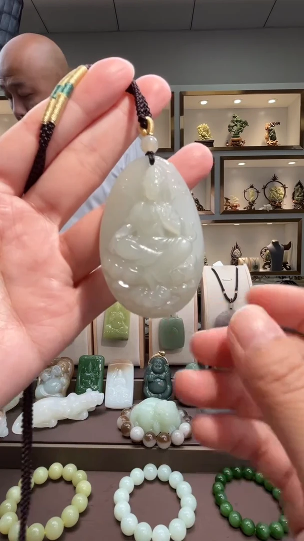 颈饰未镶嵌和田玉苏