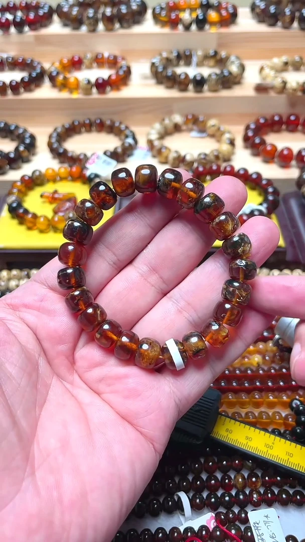 琥珀颈饰未镶嵌抚顺琥珀