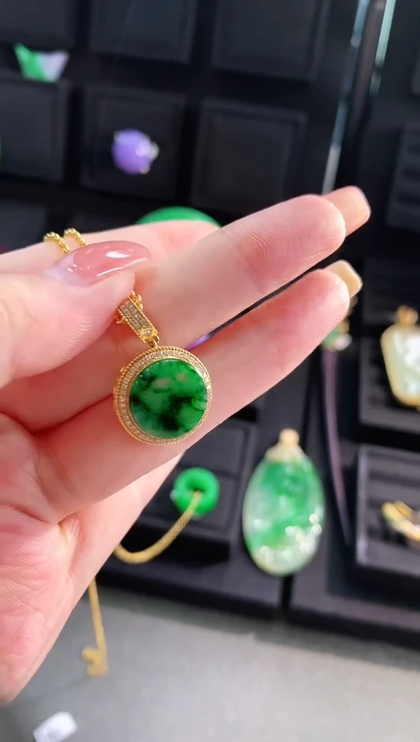 【闪购商品】翡翠吊坠(不含链)18K金镶嵌吊坠