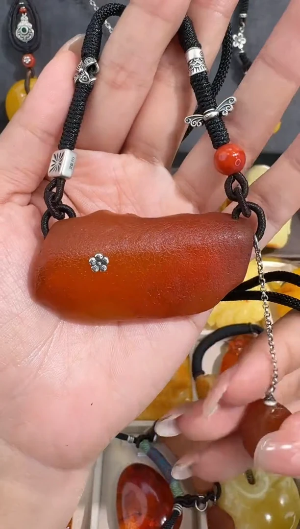 裸石琥珀未镶嵌A**?琥珀