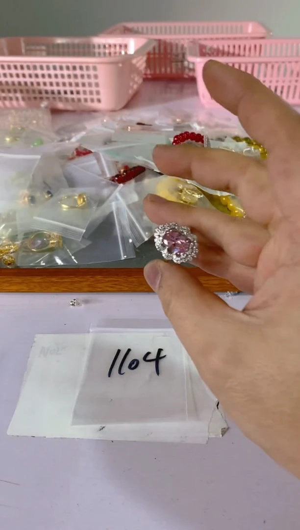 【闪购商品】水晶颈饰银S925镶嵌1104红宝，蓝宝，多样性发一件赠链