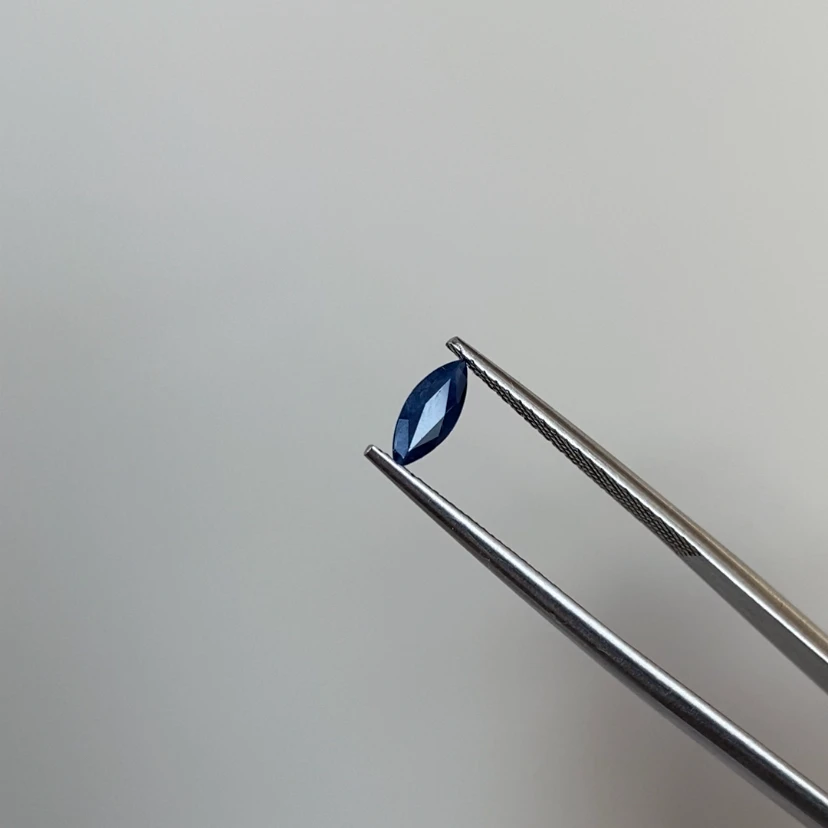 天然无烧纯净玻璃体蓝宝石