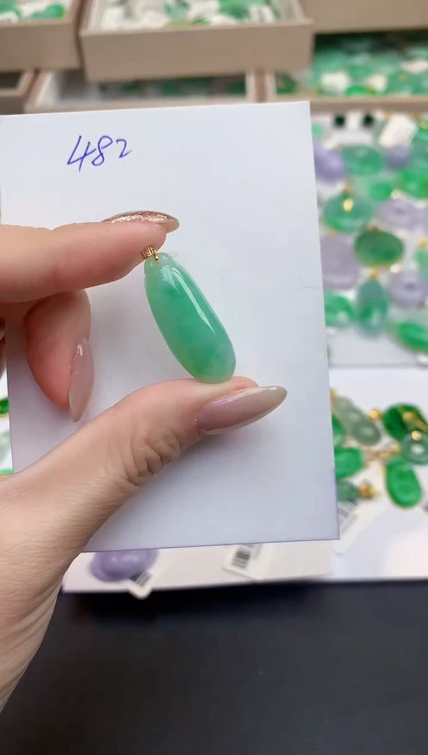 颈饰18K金镶嵌翡翠天然缅甸A货翡翠