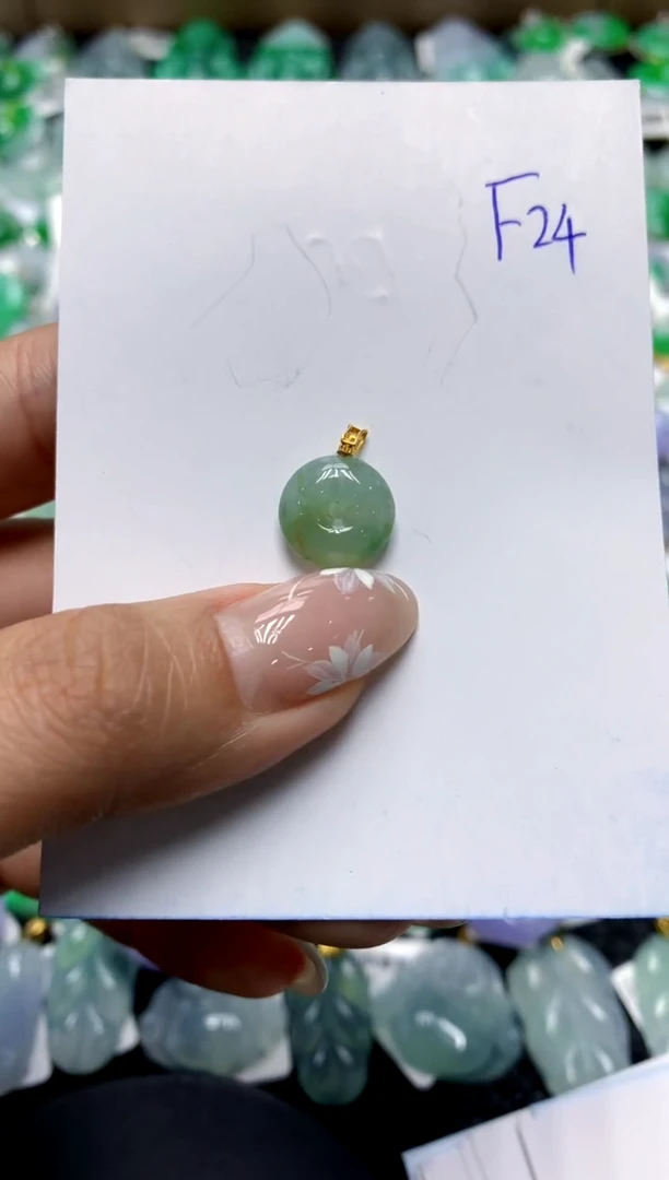 【闪购商品】翡翠颈饰18K金镶嵌1111111111111