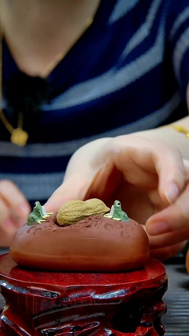 宜兴紫砂手工青蛙花生