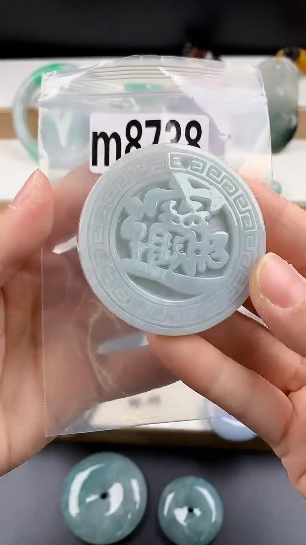 颈饰未镶嵌翡翠天然翡翠吊坠挂件