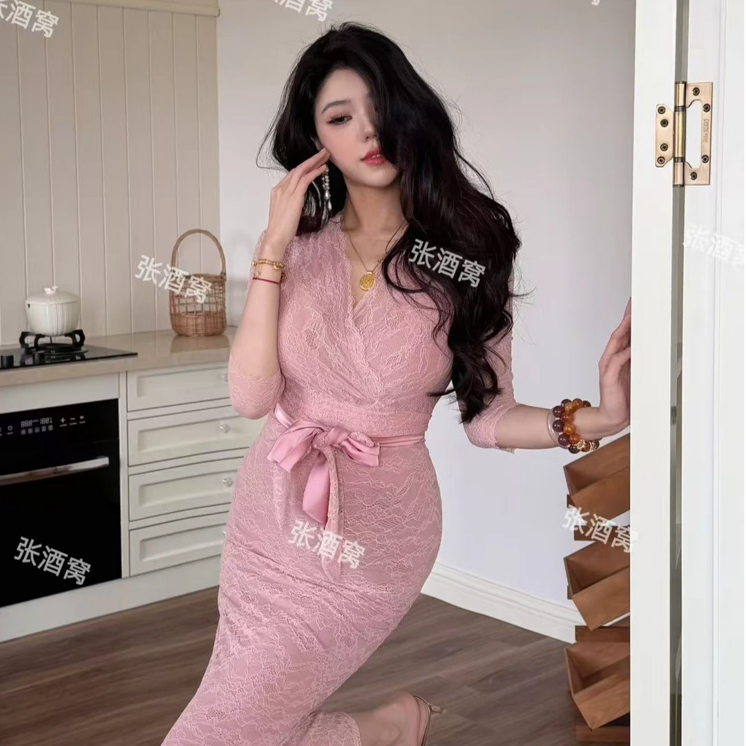 张酒窝原创【粉玫瑰】随拍气质性感蕾丝修身纯欲连衣裙SSQ2136