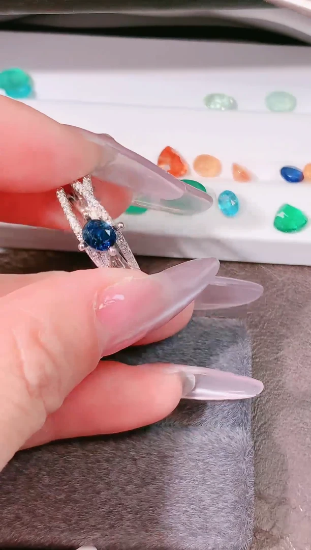 裸石蓝宝石天然斯里兰卡蓝宝石0.83ct