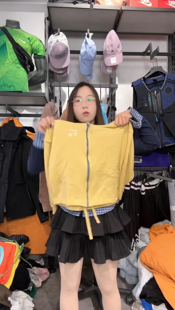 1278   编码 瑕疵款直播间过款为准 尺码  160