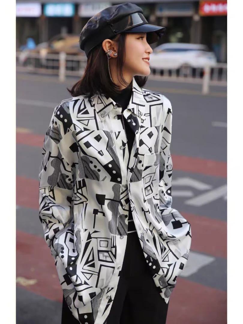 阿家早春新品印花中长款廓形英伦衬衫