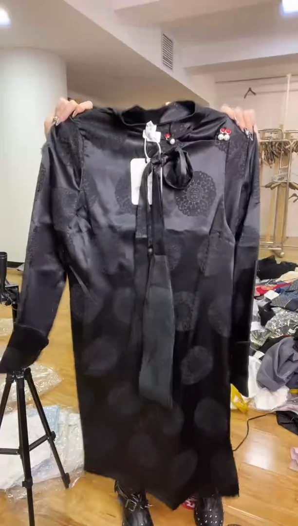 2XL码    125-135斤  袍子