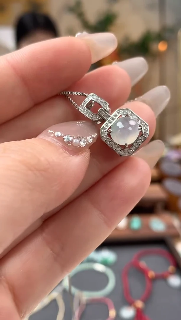 【闪购商品】翡翠吊坠(不含链)未镶嵌吊坠