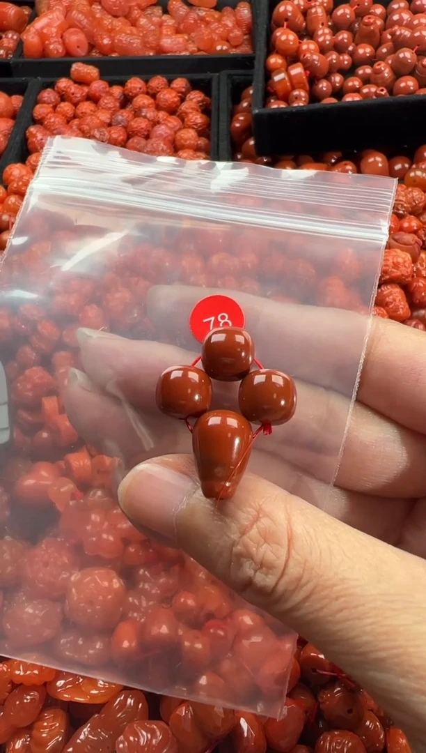 颈饰未镶嵌南红玛瑙1