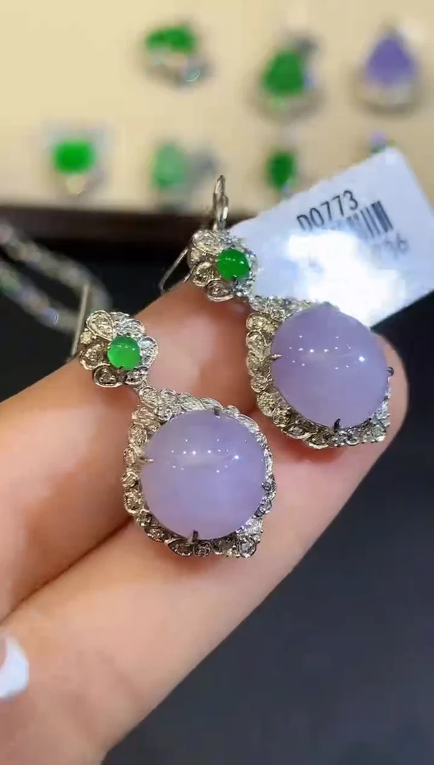 翡翠18K金镶嵌吊坠(不含链)多样性发其一