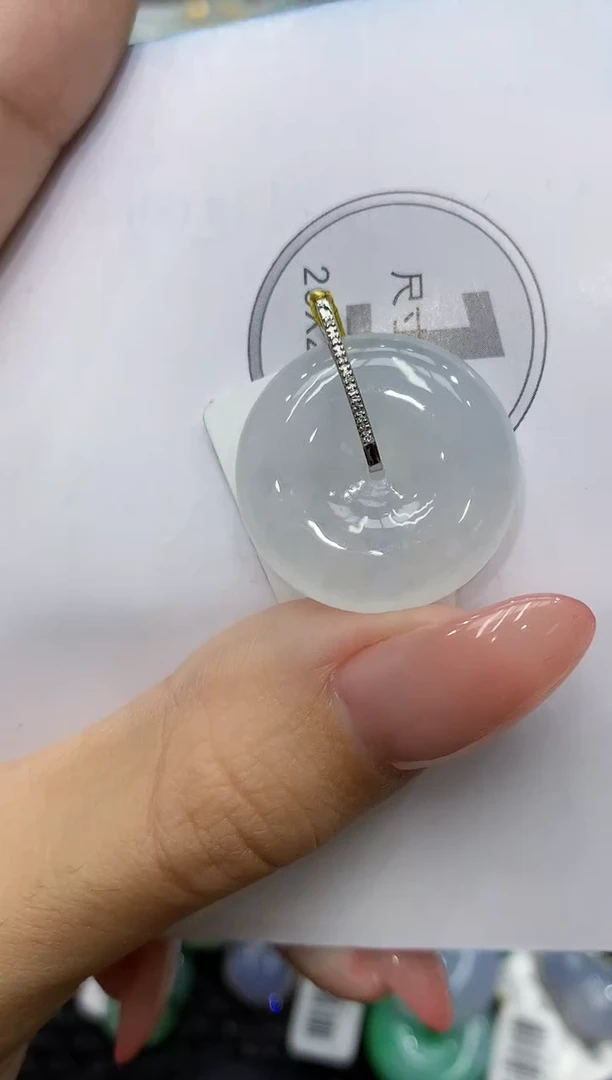 颈饰18K金镶嵌翡翠111111111111