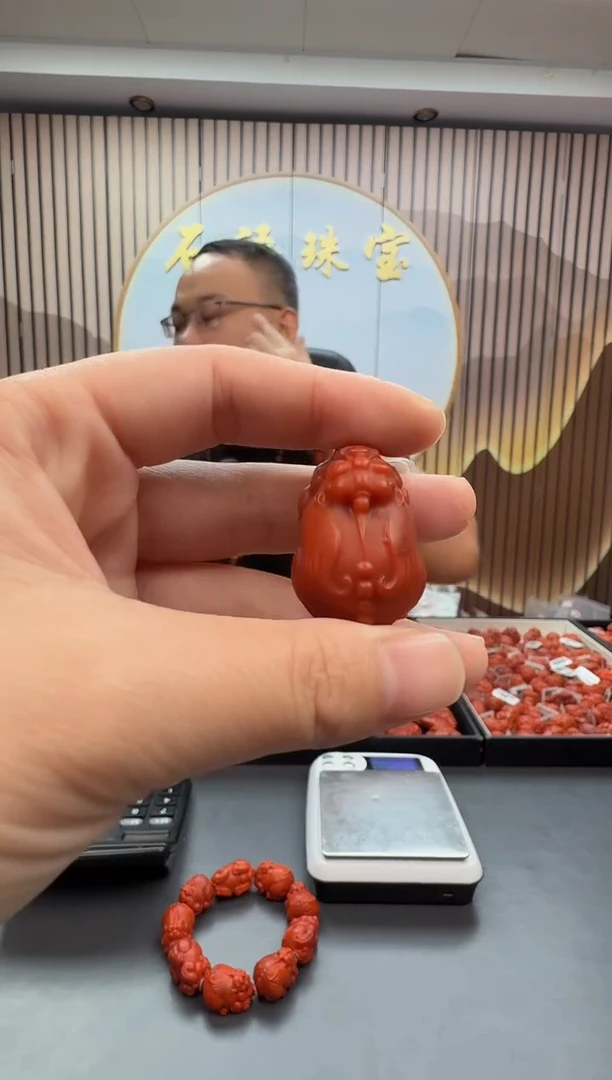 未镶嵌雕刻南红玛瑙082ZB1118产品一个