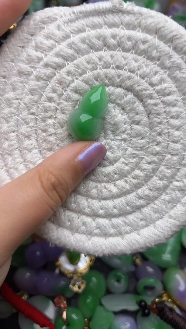 颈饰未镶嵌翡翠缅甸翡翠吊坠