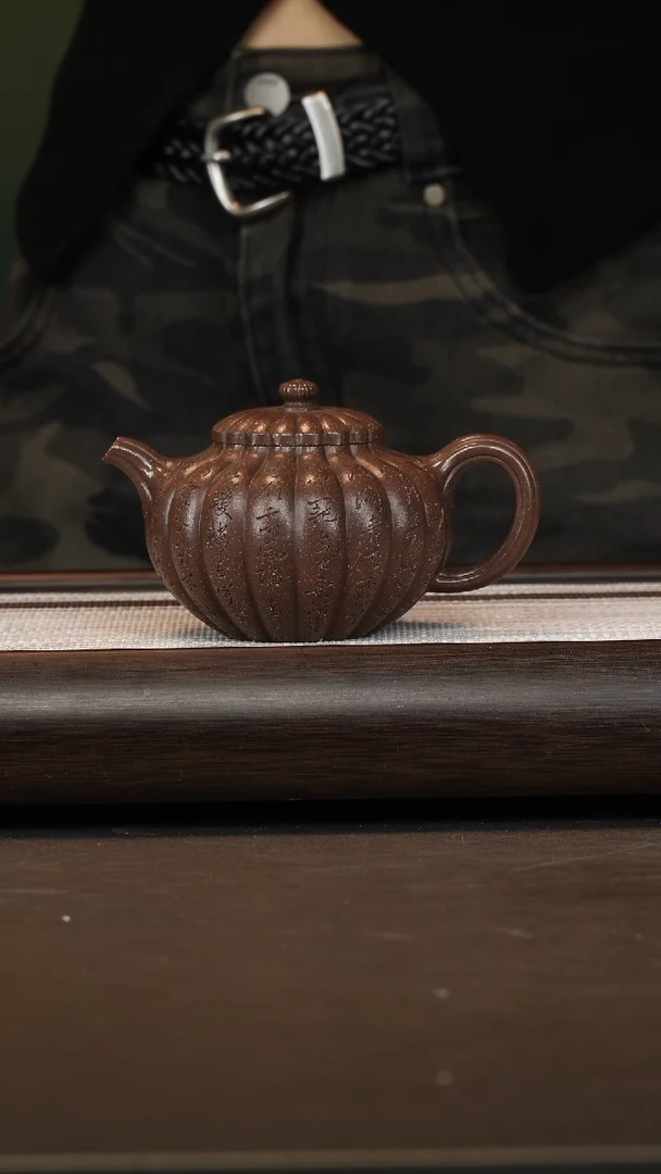 茶壶紫砂诸葛永南/诸葛抟砂/筋纹柿圆/260c