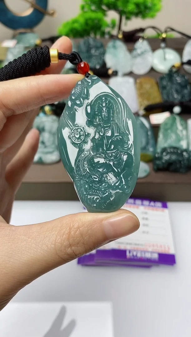 翡翠未镶嵌颈饰