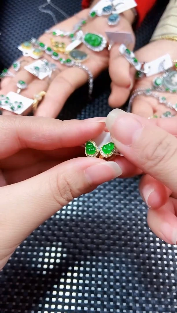 【闪购商品】翡翠耳饰未镶嵌111111111