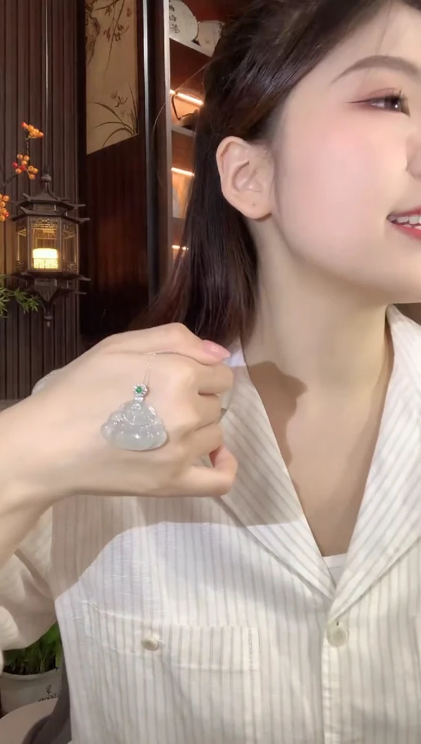吊坠(不含链)18K金镶嵌翡翠C16翡翠