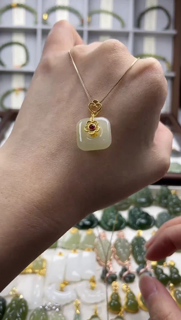 吊坠(不含链)银S925镶嵌和田玉吊坠(不含链) 银S925镶嵌 和田玉