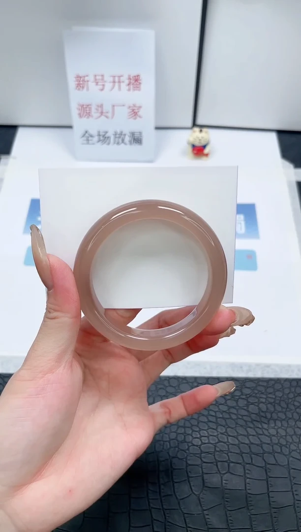 【闪购商品】石英质玉手镯未镶嵌W51-54