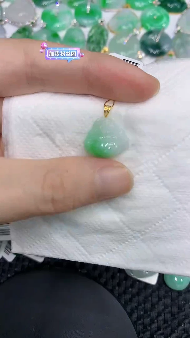 颈饰18K金镶嵌翡翠1111111111111