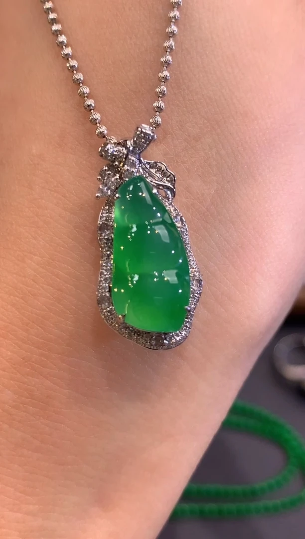 吊坠(不含链)18K金镶嵌翡翠q43