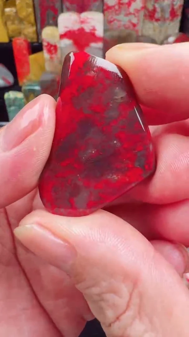 昌化鸡血石昌化田黄鸡血石