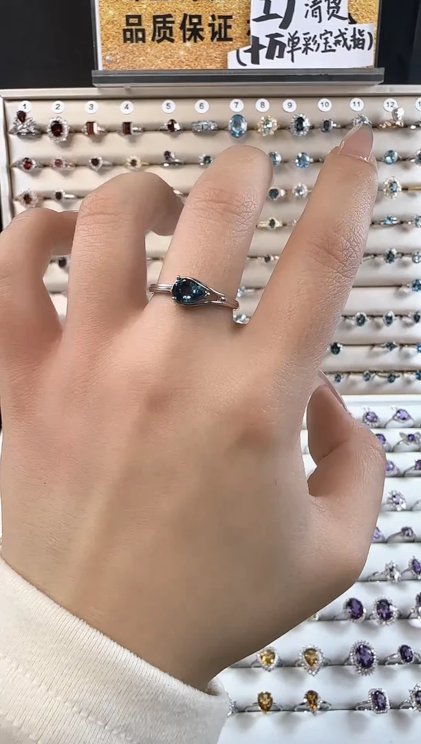 【闪购商品】托帕石戒指银S925镶嵌横镶款伦敦蓝戒指