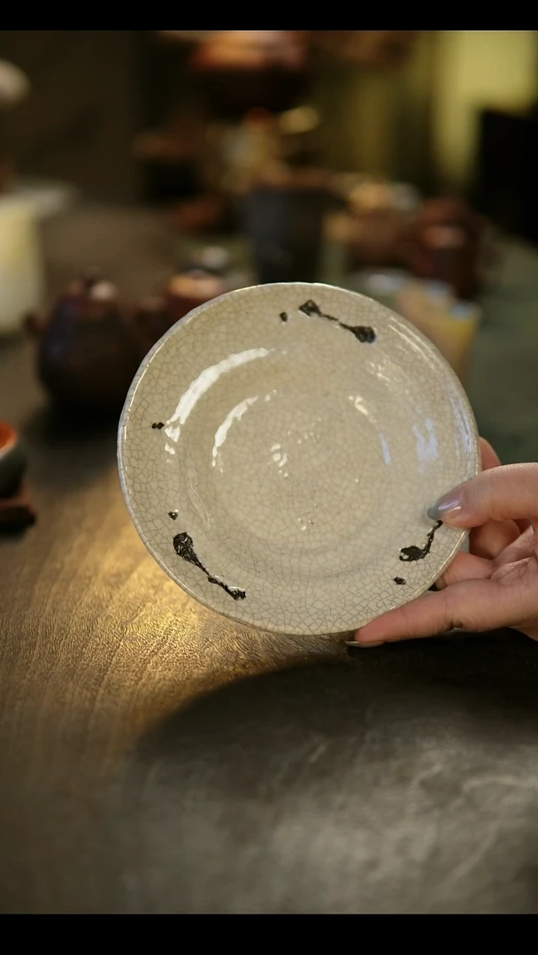 阿眠      刚子粉引开片壶承