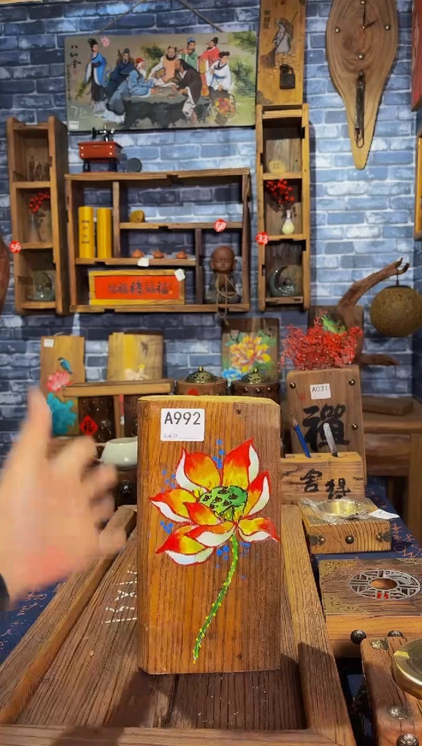 风化老门板丙烯画