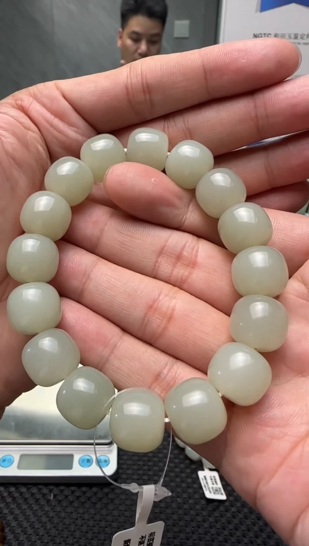 未镶嵌手串和田玉游**鱼青白玉手串卡13x14