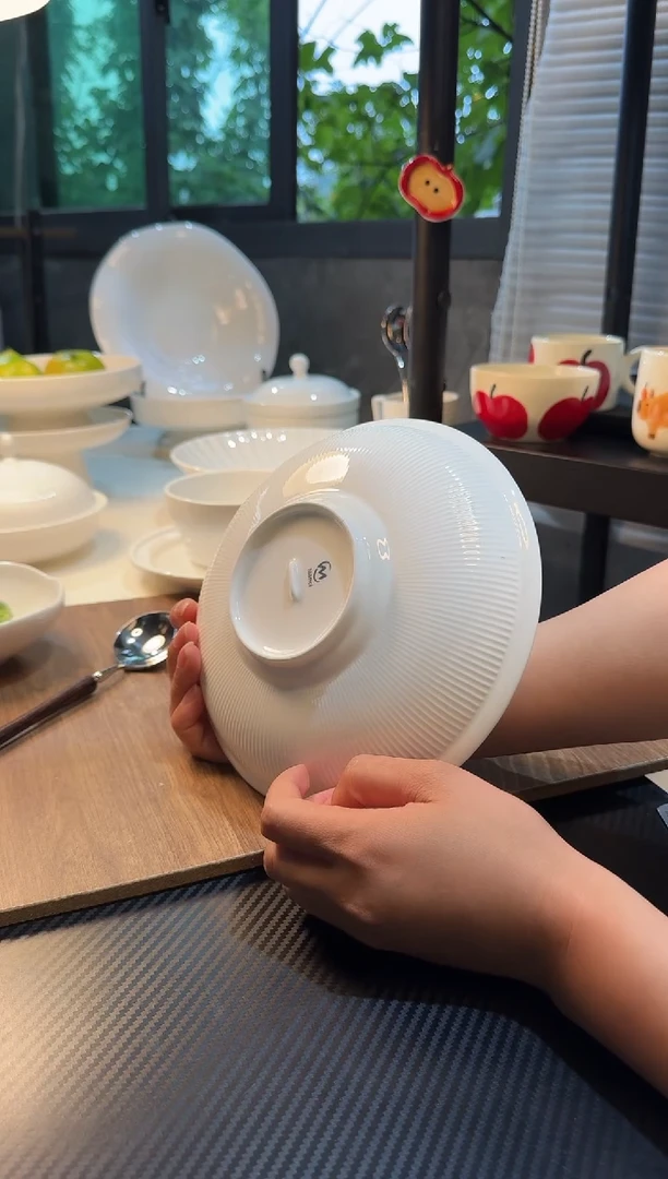 白瓷8英寸线条纹罗马盘MC