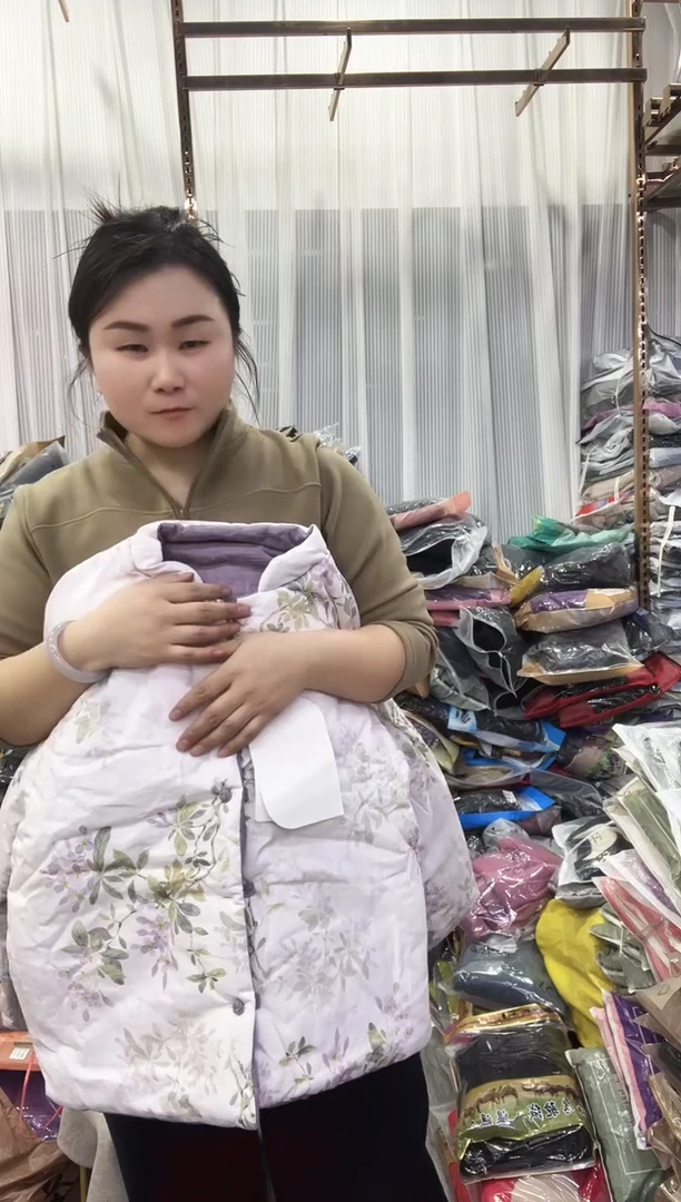 闪电购124 女士棉袄 微残 125斤内
