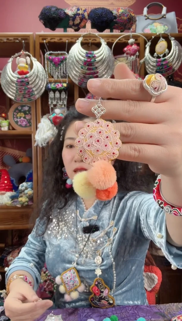 刺绣项链77甜甜家