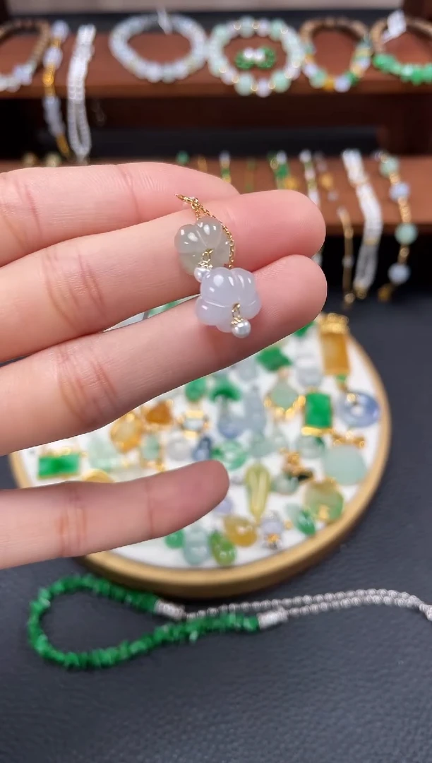 【闪购商品】翡翠吊坠(不含链)18K金镶嵌一个  JK535