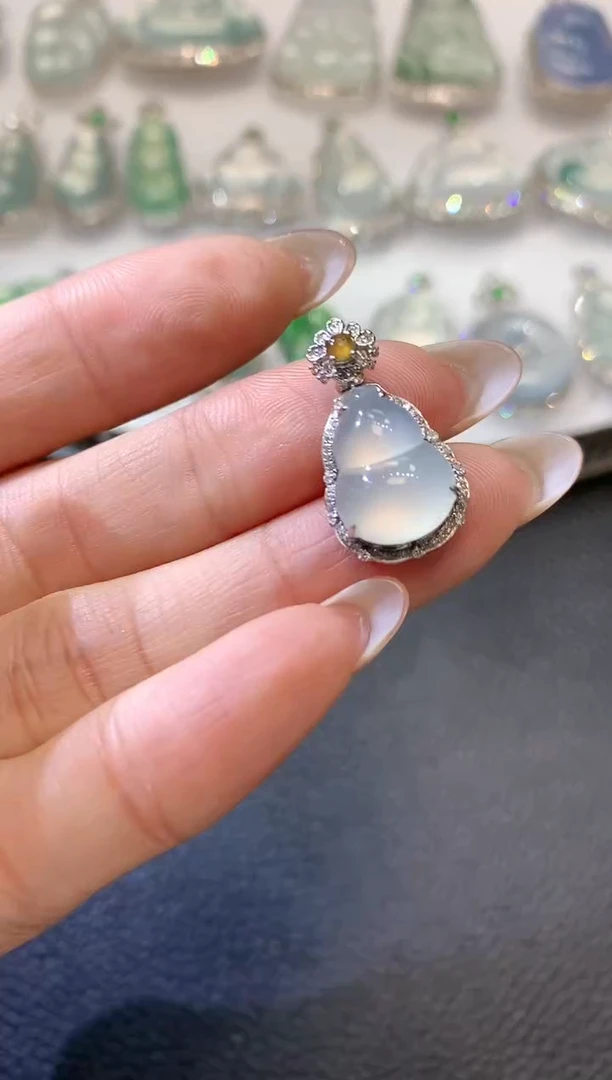 【闪购商品】翡翠吊坠(不含链)18K金镶嵌C4