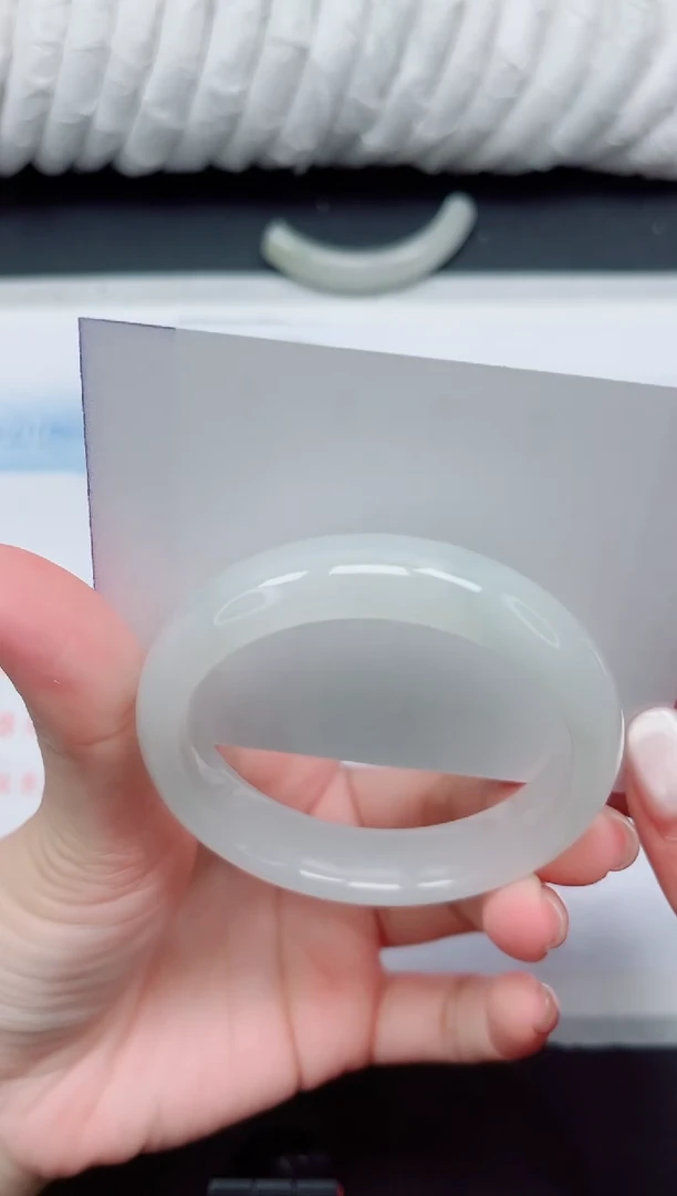 【闪购商品】石英质玉手镯未镶嵌187-50.5