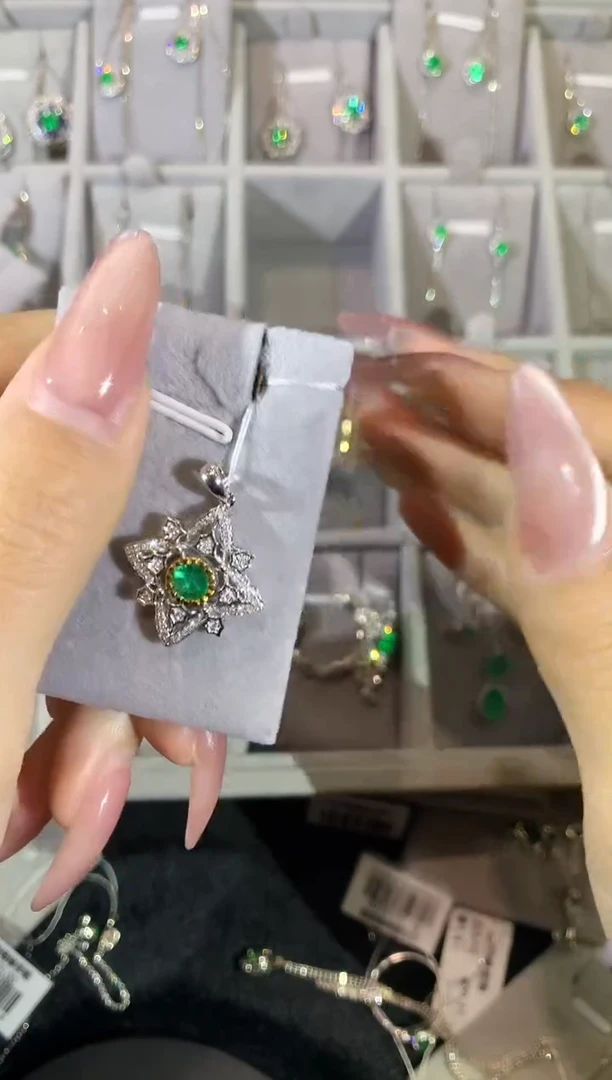 【闪购商品】祖母绿吊坠(不含链)18K金镶嵌a146时尚