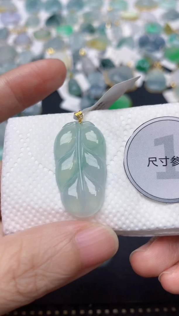 颈饰18K金镶嵌翡翠天然缅甸A货翡翠