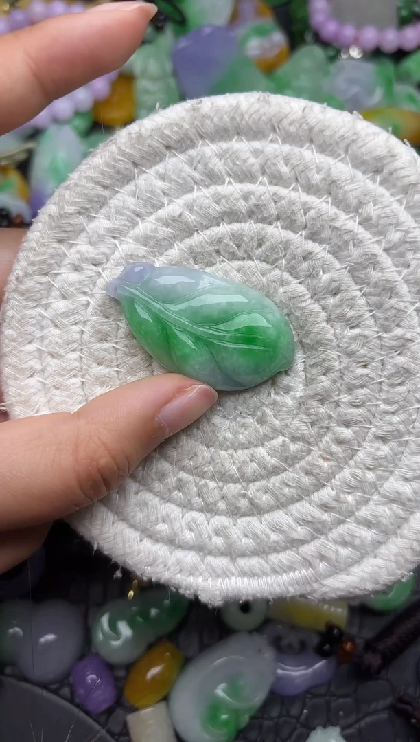 颈饰未镶嵌翡翠缅甸翡翠吊坠