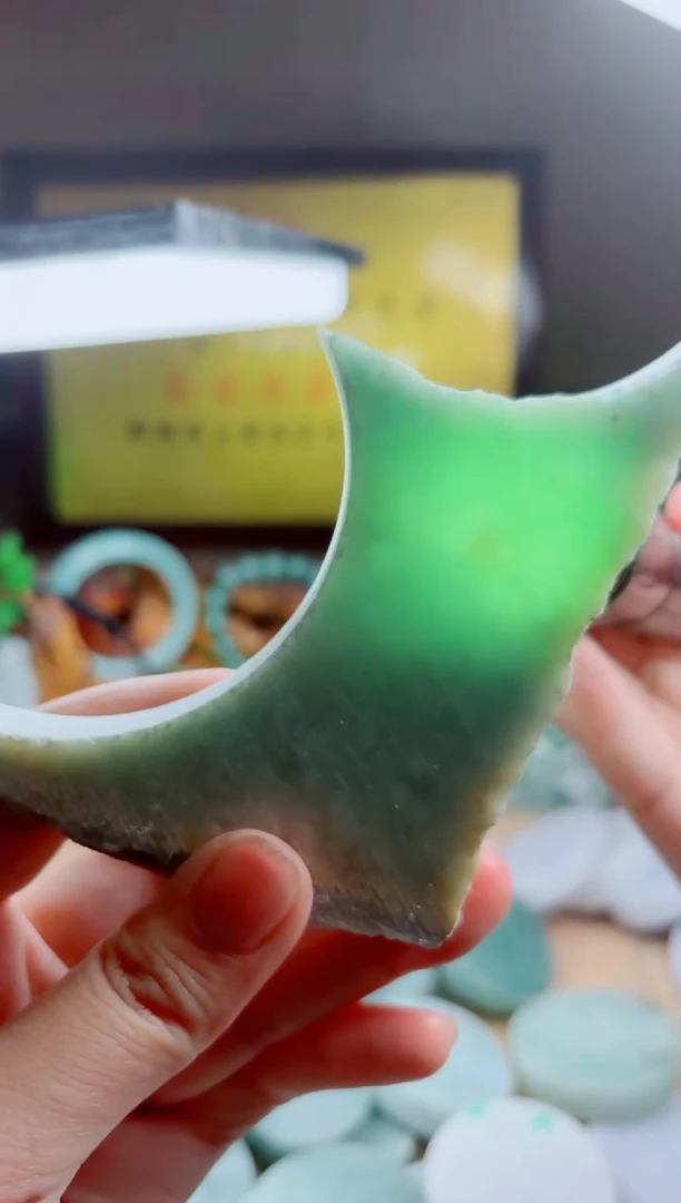 翡翠未镶嵌颈饰A货曹星161